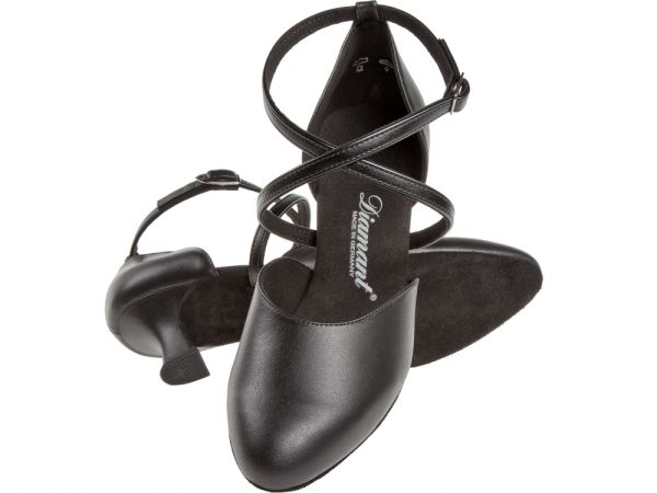 Diese Tanzschuhe haben einen 5cm Absatz und es handelt sich um gute Allround-Tanzschuhe.